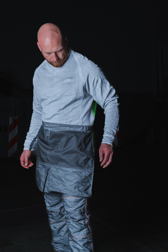 Man at work wearing cut resistant grey sweatshirt from PPE Factory-fotography byBroodkruimel_Creations
